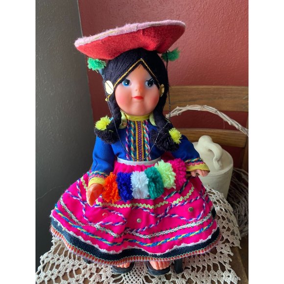 PERUVIAN DOLL - Girl In Valicha Dance Costume Dress with Hat - 12" tall - Picture 1 of 8